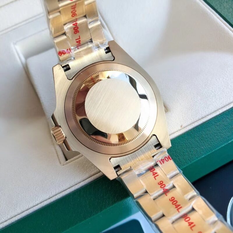 Rolex Submariner m126618 Series 9