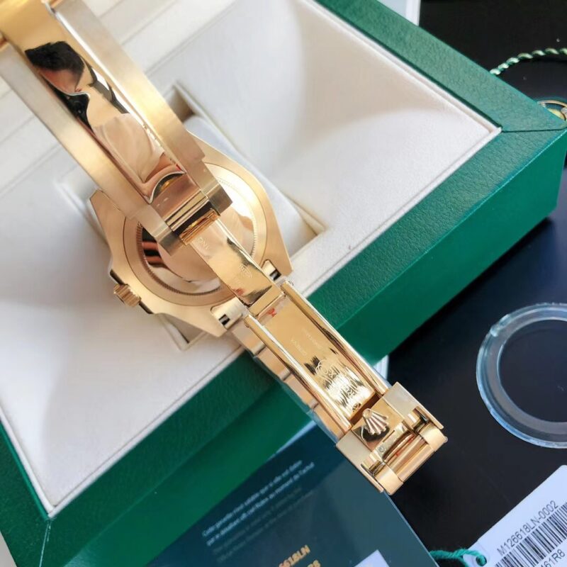 Rolex Submariner m126618 Series 10