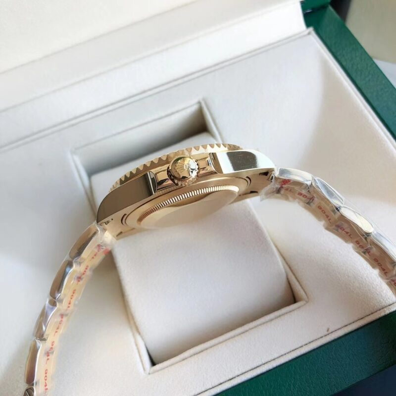 Rolex Submariner m126618 Series 8