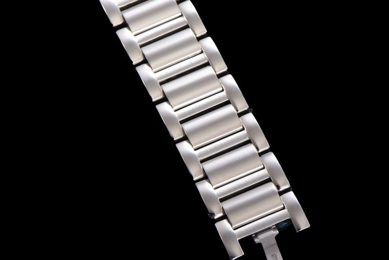Cartier Tank Must Watch 11