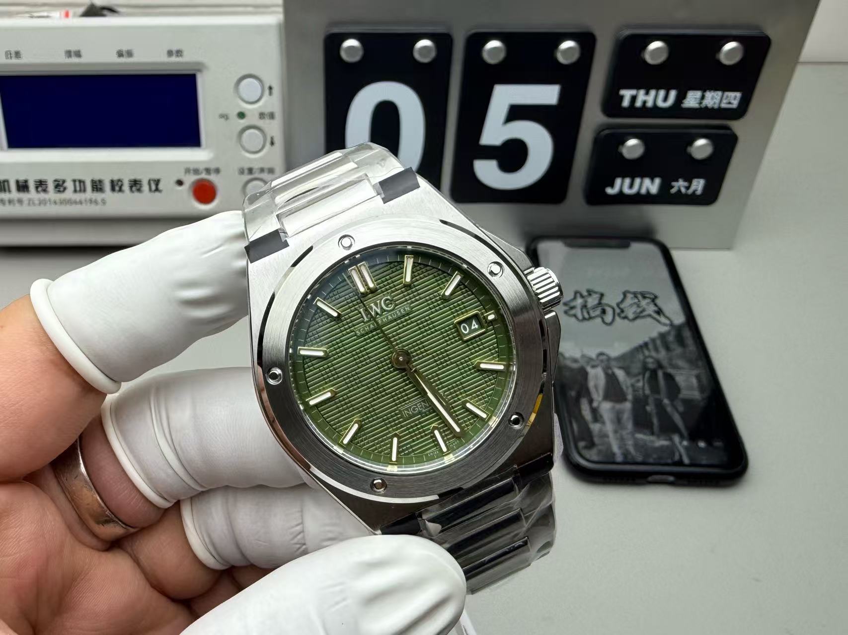 IWC Ingenieur Automatic 40 IW328908 4 IWC Ingenieur Automatic 40 IW328908 4