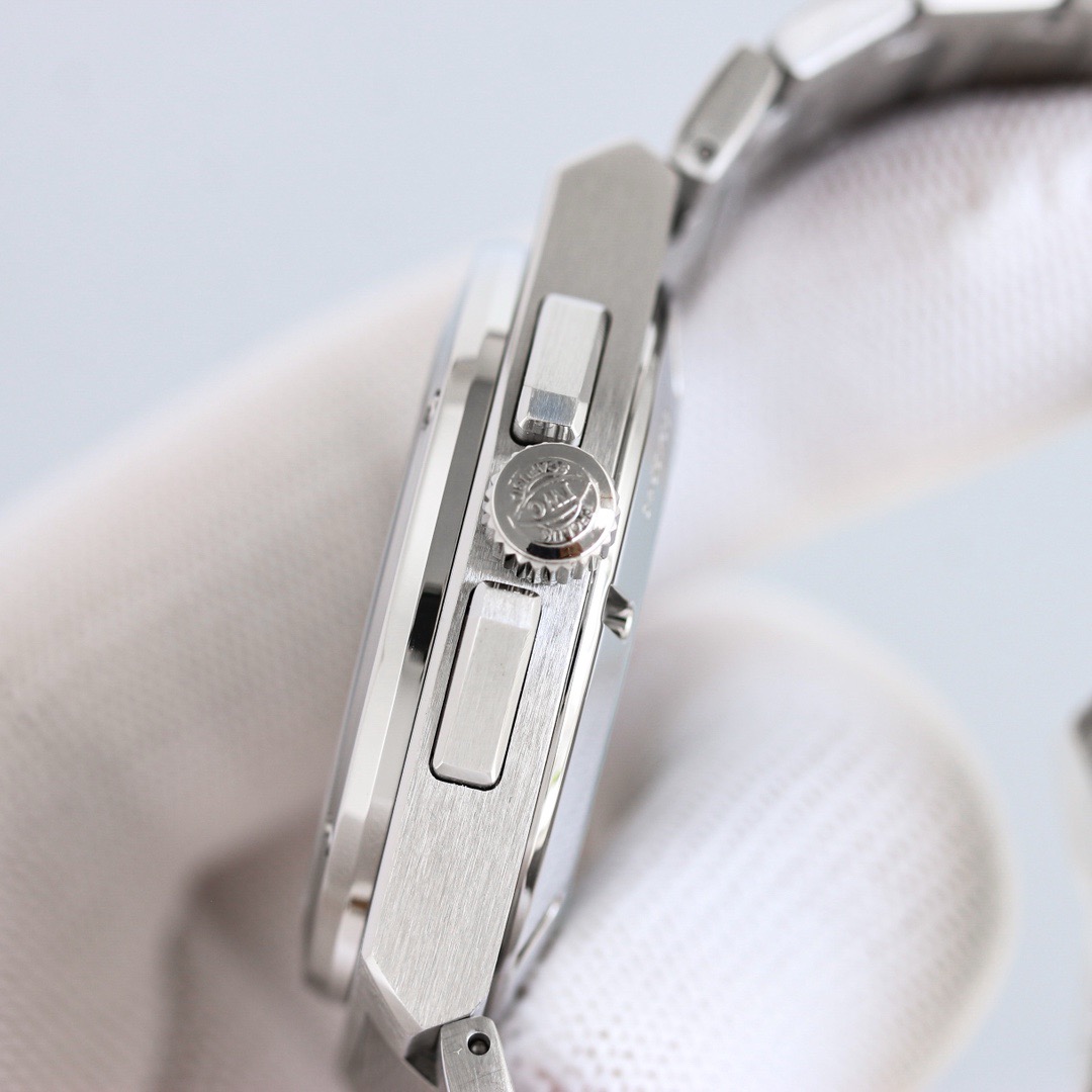 IWC Ingenieur Perpetual Calendar 41 IW344903 8 IWC Ingenieur Perpetual Calendar 41 IW344903 8